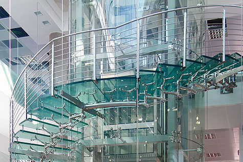 Scale moderne in vetro per un design esclusivo Scale vetro e acciaio